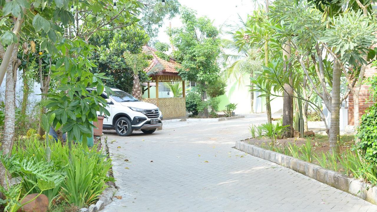 Gaia Asri Hotel Pamanukan Hilir Exterior foto